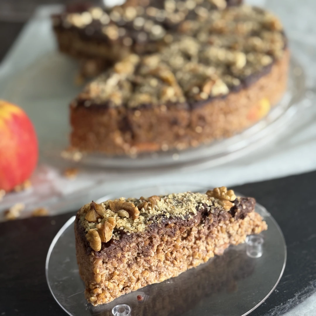 84 Торта с ябълки, орехи и кълнове лимец - Image 1